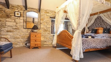 1 bedroom, individually decorated, individually furnished