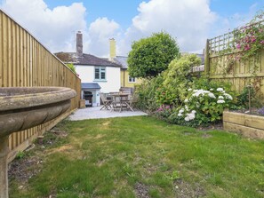 Outdoor dining - Holly Cottage (Lyme Regis)