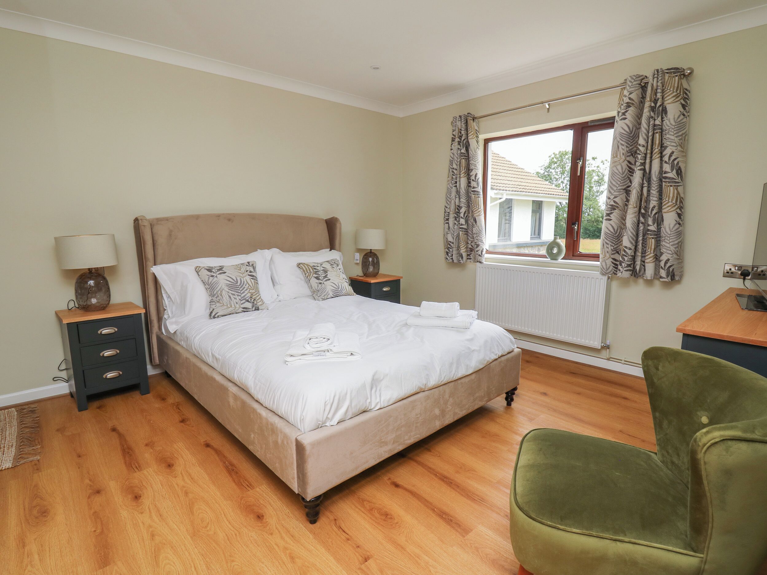 3 bedrooms, individually decorated, individually furnished, free WiFi