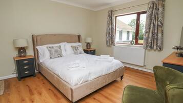 3 bedrooms, individually decorated, individually furnished, free WiFi