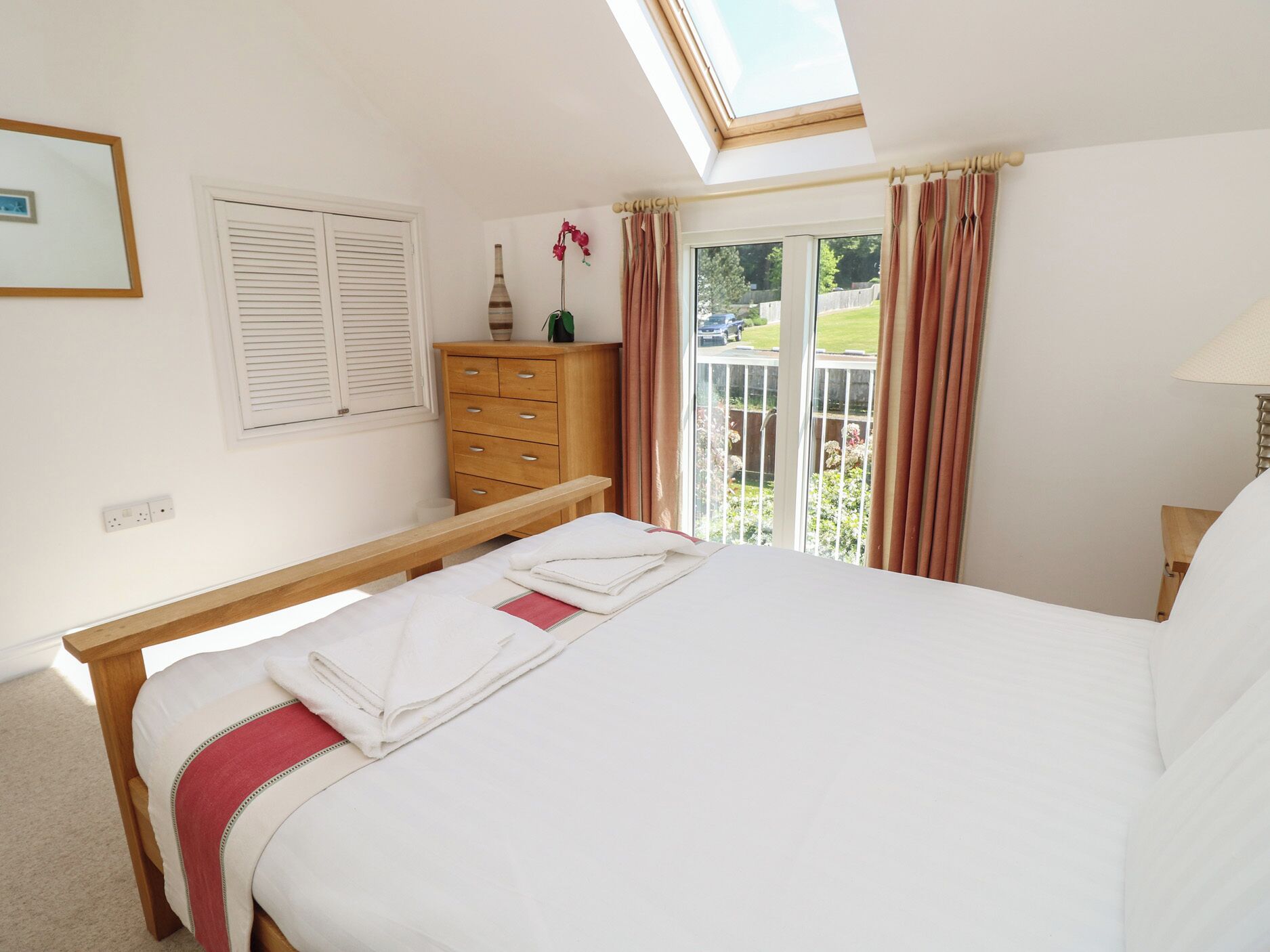 2 bedrooms, individually decorated, individually furnished, free WiFi