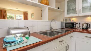 Fridge, dishwasher, electric kettle, toaster