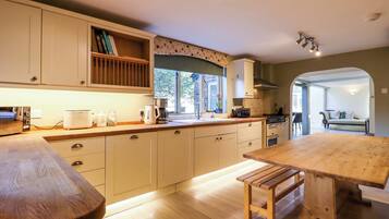 Fridge, dishwasher, electric kettle, toaster