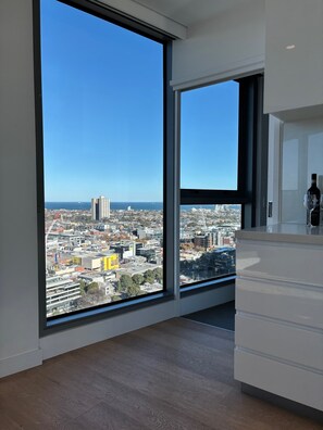 Interior - Southbank Sanctuary - Expansive views, Pool & Gym (Southbank)