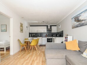 Living area - Shells Cottage (Looe)
