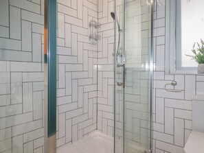 Shower - Serendib Cottage (Newquay)