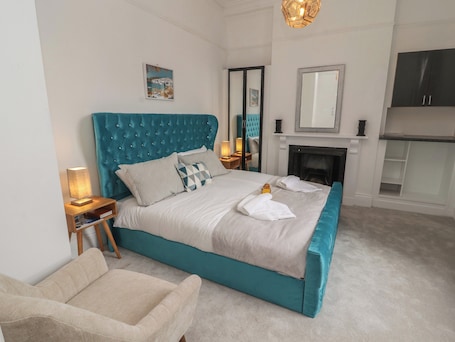 12 bedrooms, individually decorated, individually furnished, free WiFi