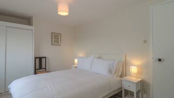 2 bedrooms, individually decorated, individually furnished, free WiFi