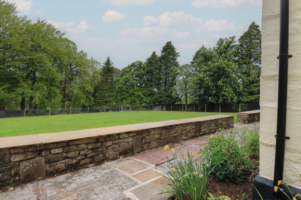 Cottage | Property grounds