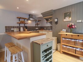Fridge, cookware/dishes/utensils