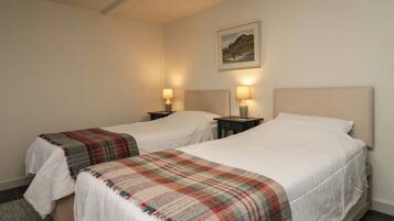 2 ๊ฐ์ ์นจ์ค, ๊ฐ๊ฐ ๋ค๋ฅธ ์คํ์ผ์ ์ธํ
๋ฆฌ์ด, ๊ฐ๊ฐ ๋ค๋ฅด๊ฒ ๊ฐ๊ตฌ ๋น์น, ๋ฌด๋ฃ WiFi