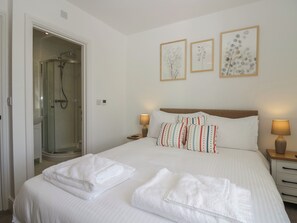 3 Schlafzimmer, individuell dekoriert, individuell eingerichtet