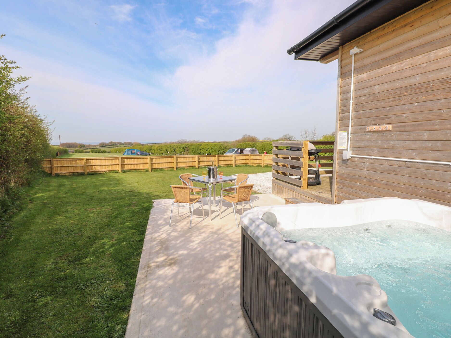 Cottage | Outdoor dining