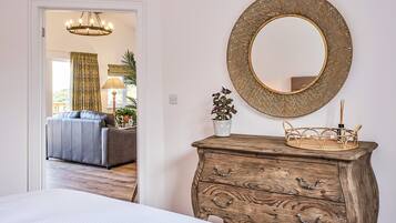 2 bedrooms, individually decorated, individually furnished, free WiFi