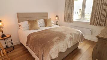 2 bedrooms, individually decorated, individually furnished, free WiFi