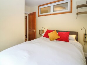 2 bedrooms, individually decorated, individually furnished, free WiFi