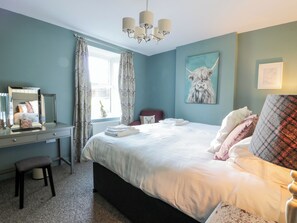 4 bedrooms, individually decorated, individually furnished, free WiFi - Smithy House (Dumfries)