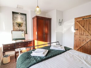 4 phòng ngủ, trang trí khác biệt 