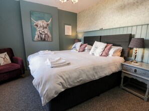 4 bedrooms, individually decorated, individually furnished, free WiFi - Smithy House (Dumfries)