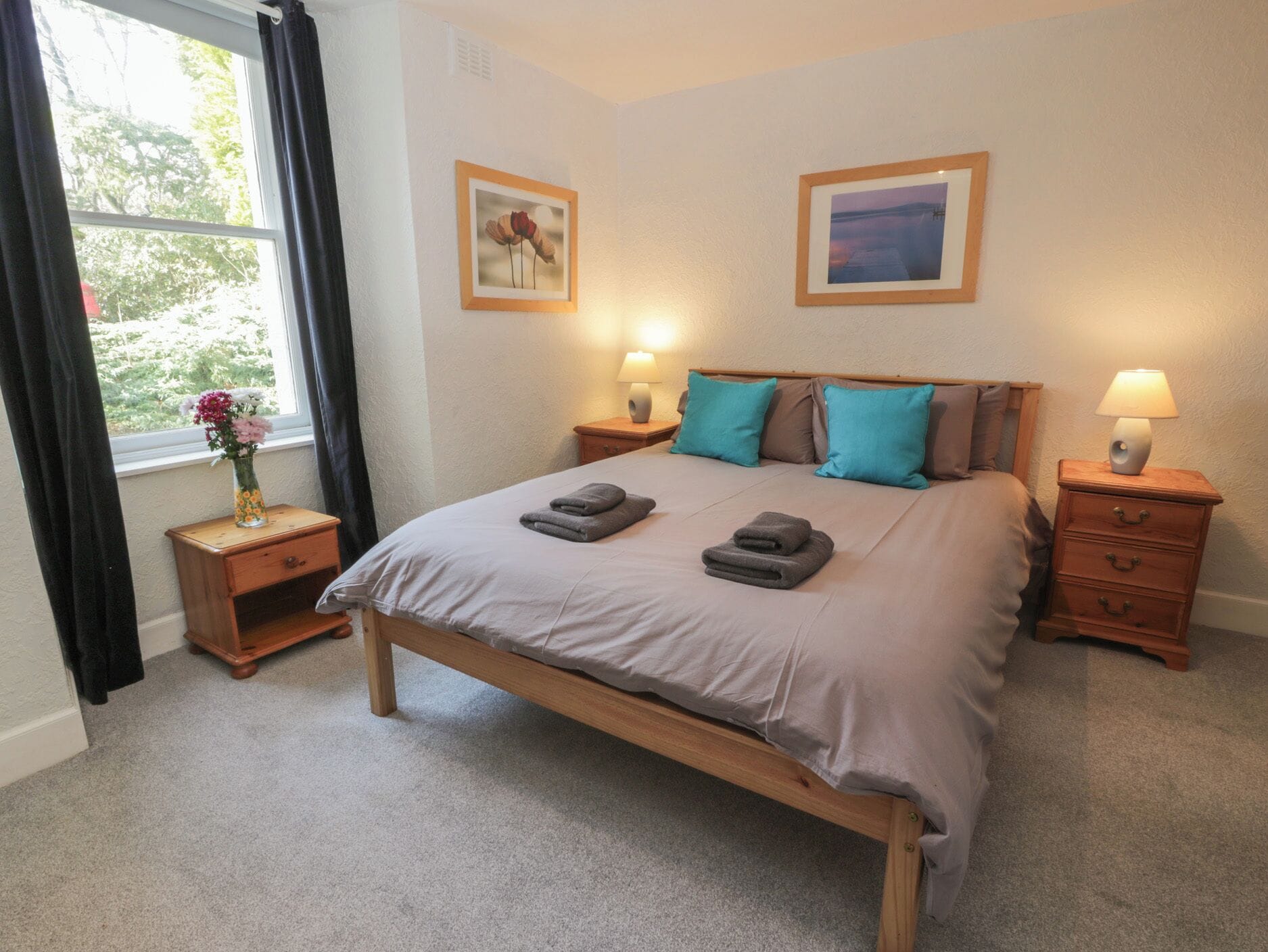 3 bedrooms, individually decorated, individually furnished, free WiFi