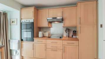 Dishwasher, cookware/dishes/utensils