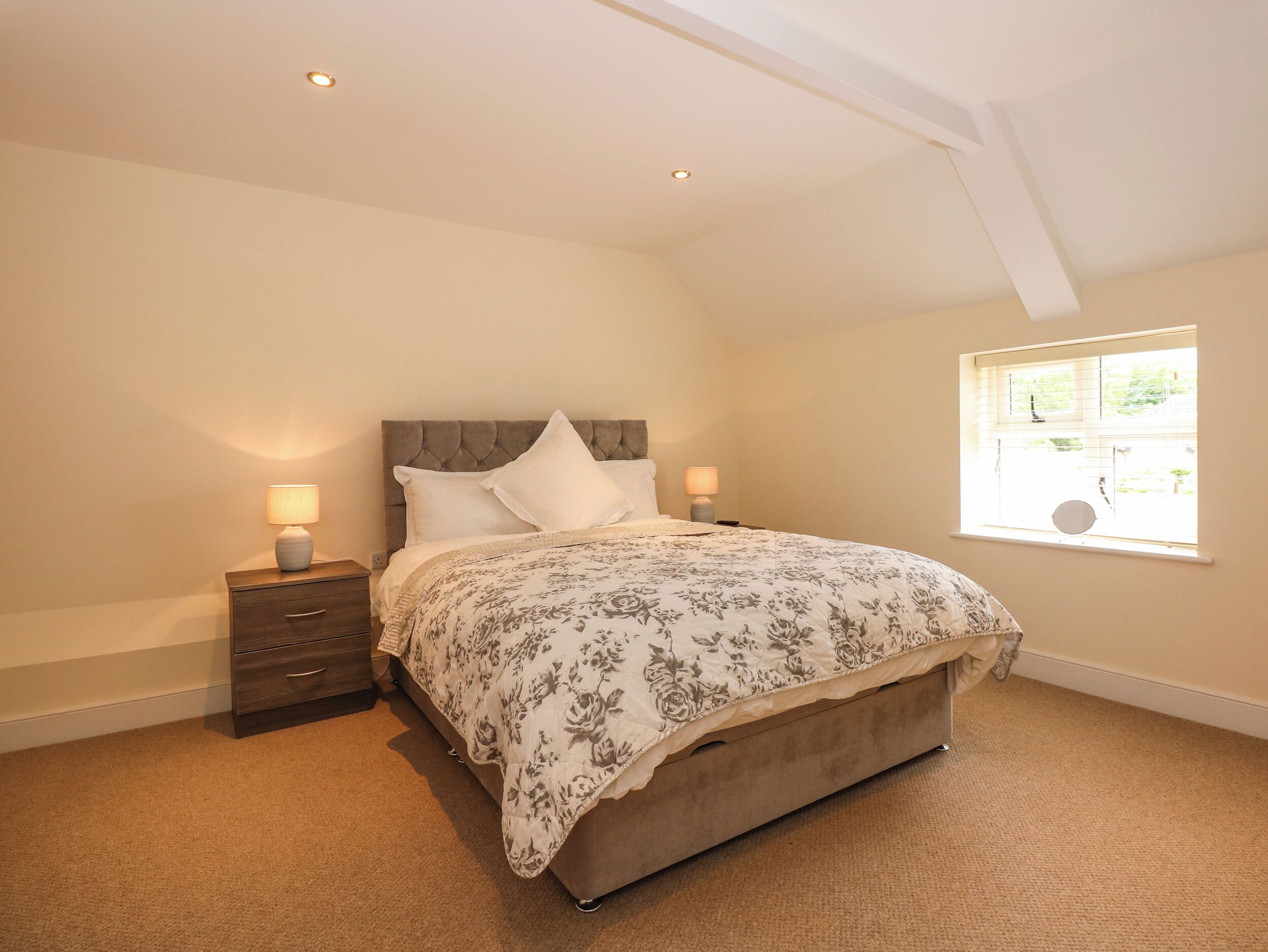 3 bedrooms, individually decorated, individually furnished, free WiFi