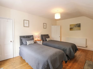 3 bedrooms, individually decorated, individually furnished, free WiFi - The Old Bakery Cottage (Peterborough)