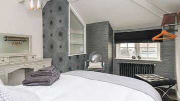 2 bedrooms, individually decorated, individually furnished, free WiFi