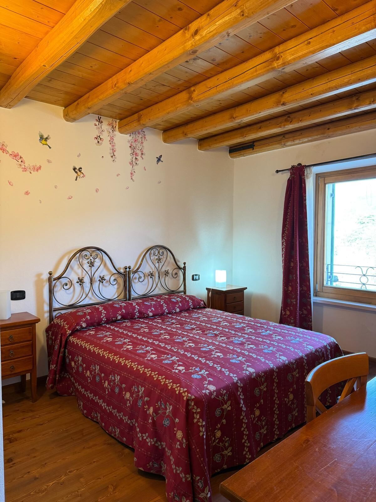 Hypo-allergenic bedding, memory foam beds, desk, laptop workspace