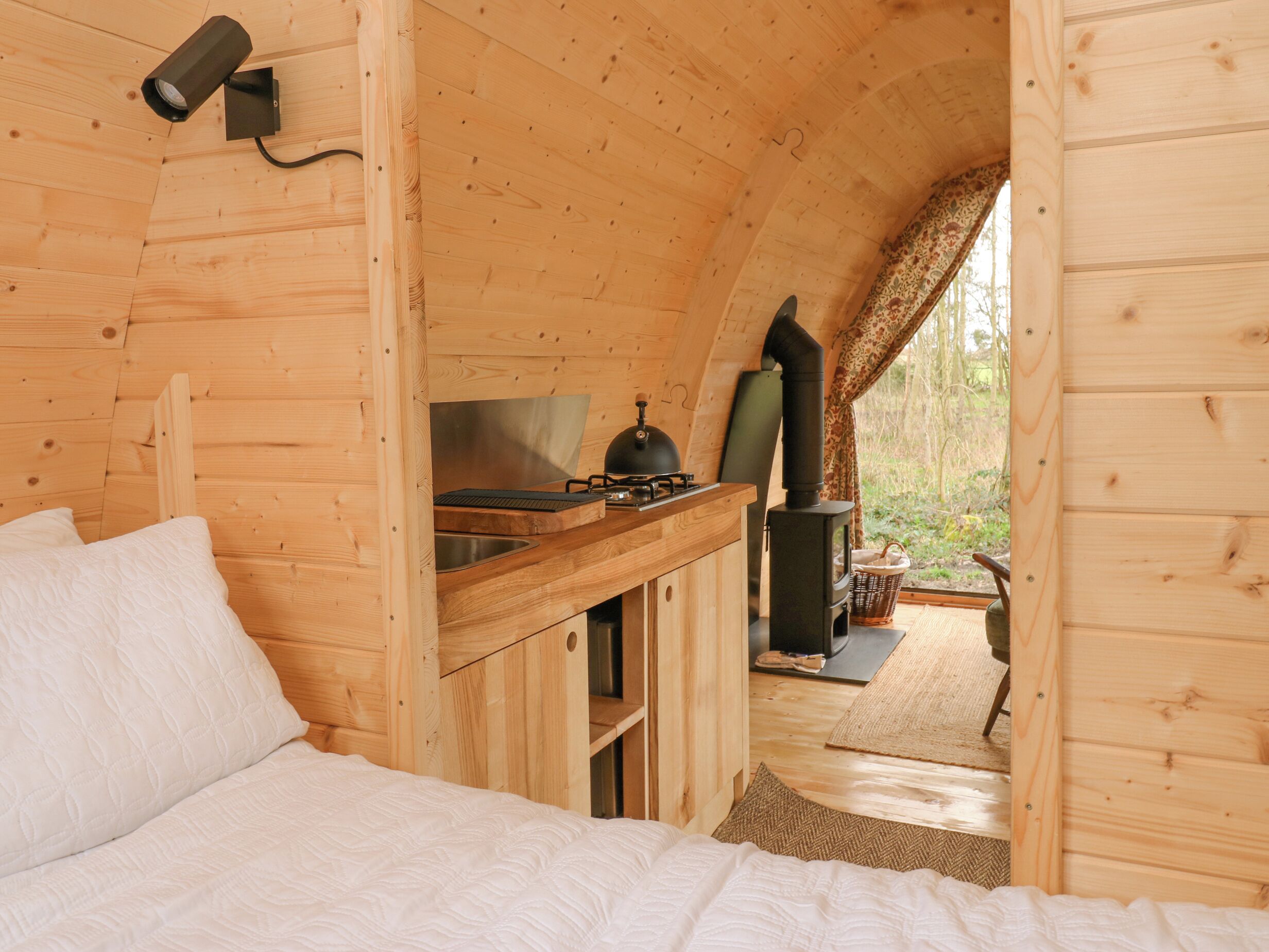 1 bedroom, individually decorated, individually furnished