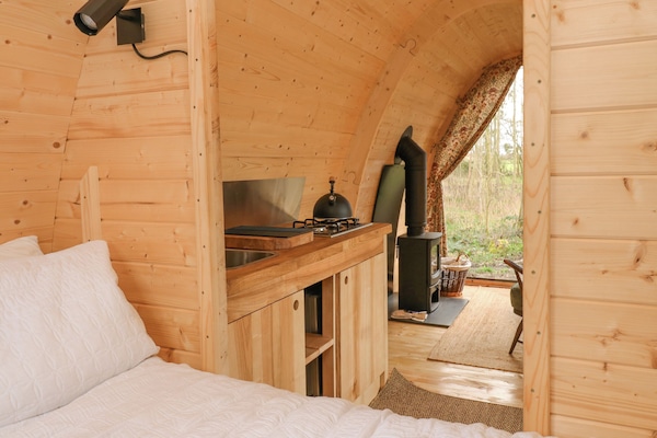 1 bedroom, individually decorated, individually furnished