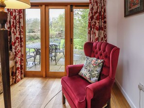 Living area - Bridge Cottage (Axminster)