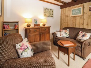 Living area - Bridge Cottage (Axminster)
