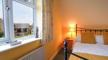 1 bedroom, individually decorated, individually furnished, free WiFi