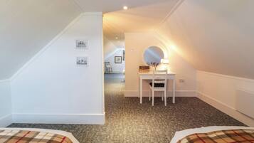 1 bedroom, individually decorated, individually furnished, free WiFi