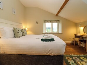 8 bedrooms, individually decorated, individually furnished, free WiFi - Hammonds Farmhouse (Stroud)