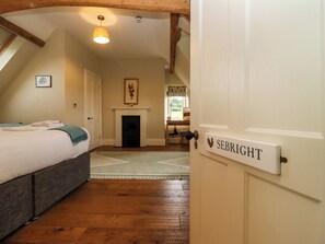 8 Schlafzimmer, individuell dekoriert, individuell eingerichtet