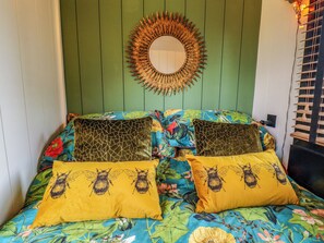 1 bedroom, individually decorated, individually furnished, free WiFi - Herdwick Luxury Glamping (Retford)