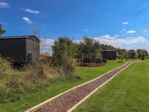 Property grounds - Herdwick Luxury Glamping (Retford)