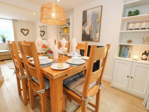 Dining - Winkle Cottage (Weymouth)