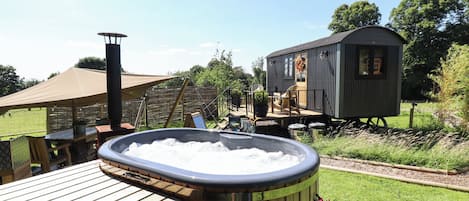 Bain à remous extérieur