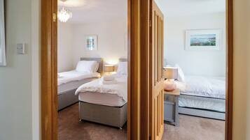 3 slaapkamers, individueel gedecoreerd, individueel gemeubileerd