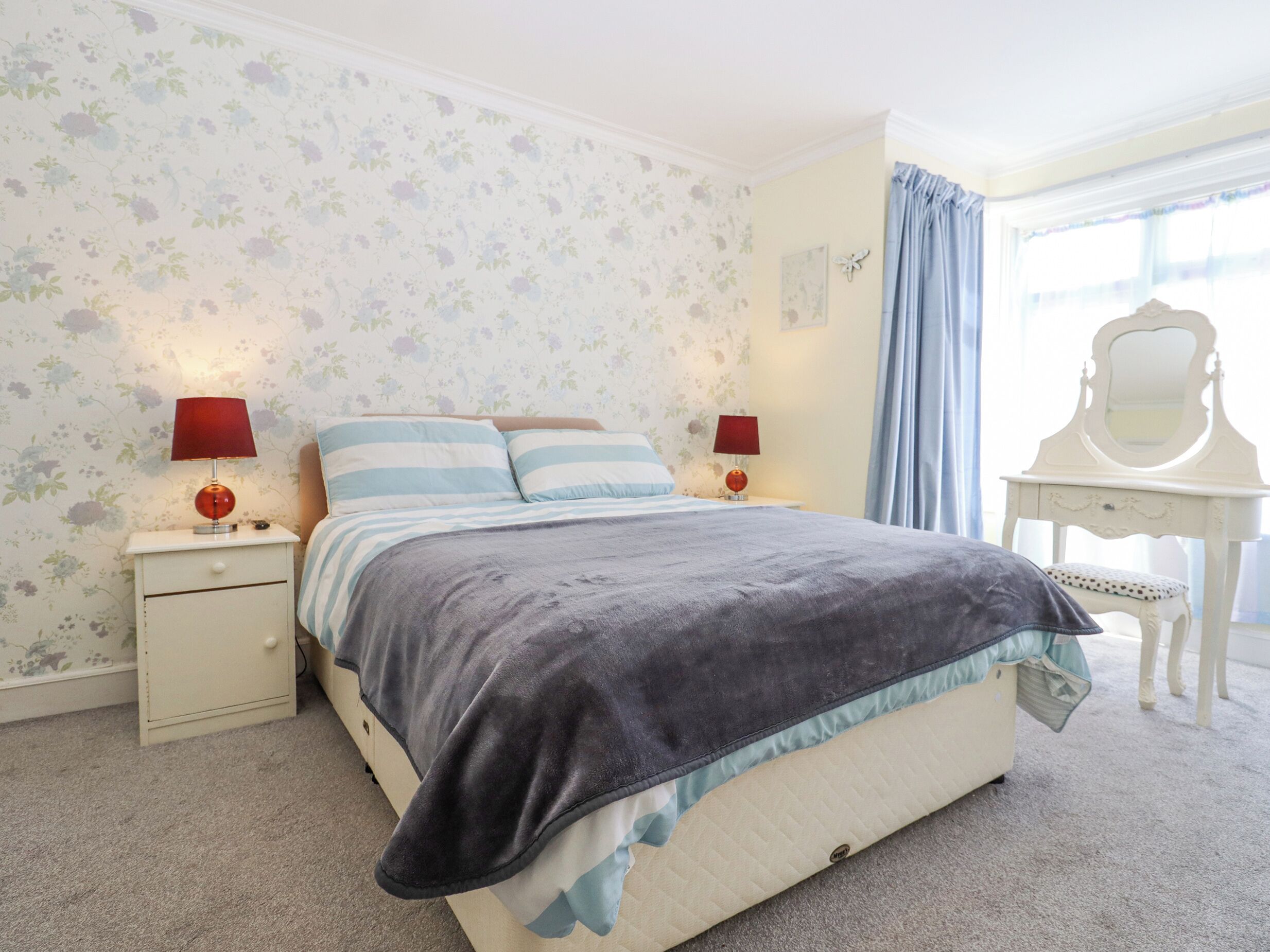 4 phòng ngủ, trang trí khác biệt 