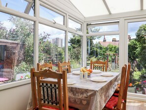 Dining - Wildlife Haven (Margate)