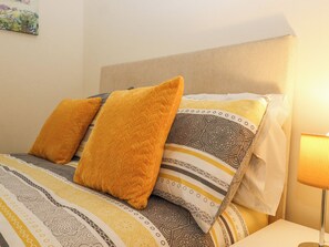 4 habitaciones, decoración personalizada y muebles diferentes 