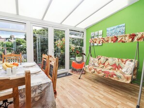 Dining - Wildlife Haven (Margate)