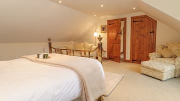 3 bedrooms, individually decorated, individually furnished, free WiFi