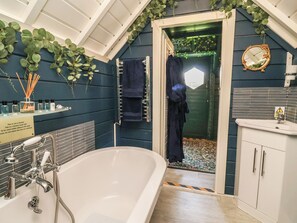 Shower - Applejacks Orchard (Holywell)