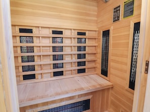 Sauna - Applejacks Orchard (Holywell)
