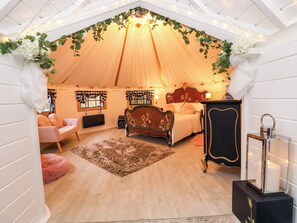 1 chambre, décoration personnalisée, ameublement personnalisé